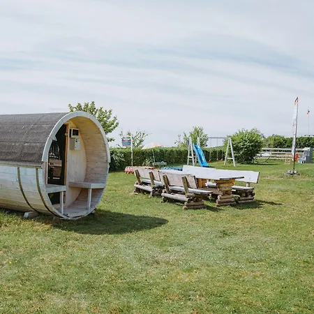 Dom wakacyjny Ferienhaeuser Insel Usedom Haus Mila 6 - Blick Aufs Achterwasser! Whirlpool Und Sauna Lutow
