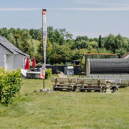 Dom wakacyjny Ferienhaeuser Insel Usedom Haus Mila 6 - Blick Aufs Achterwasser! Whirlpool Und Sauna Lutow